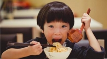告诉孩子，有一种教养，叫“不占便宜”